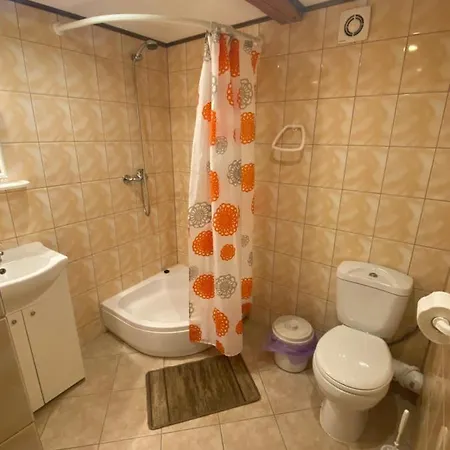 Goscinne Pod Jabloniami Проживание в семье