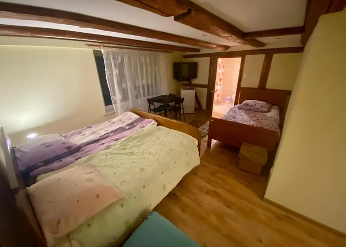 Goscinne Pod Jabloniami Δωμάτια σε οικογενειακή κατοικία